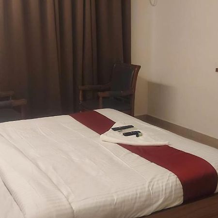 Capital O 69831 Hotel Mount Heera Chennai Extérieur photo