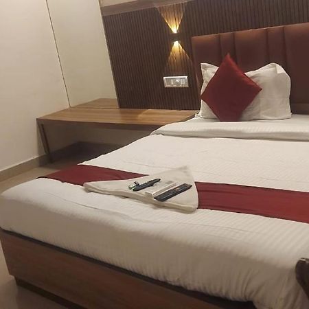 Capital O 69831 Hotel Mount Heera Chennai Extérieur photo