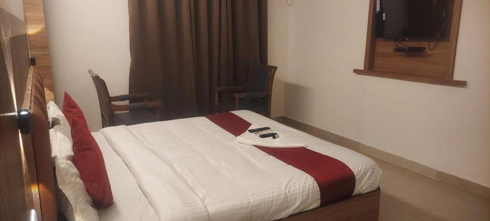 Capital O 69831 Hotel Mount Heera Chennai Extérieur photo
