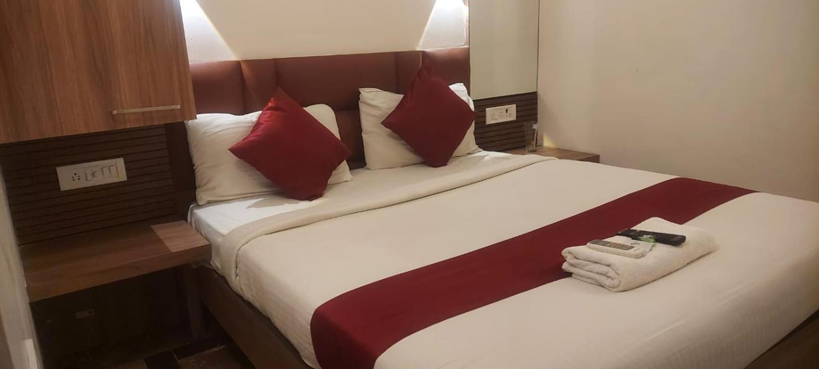 Capital O 69831 Hotel Mount Heera Chennai Extérieur photo