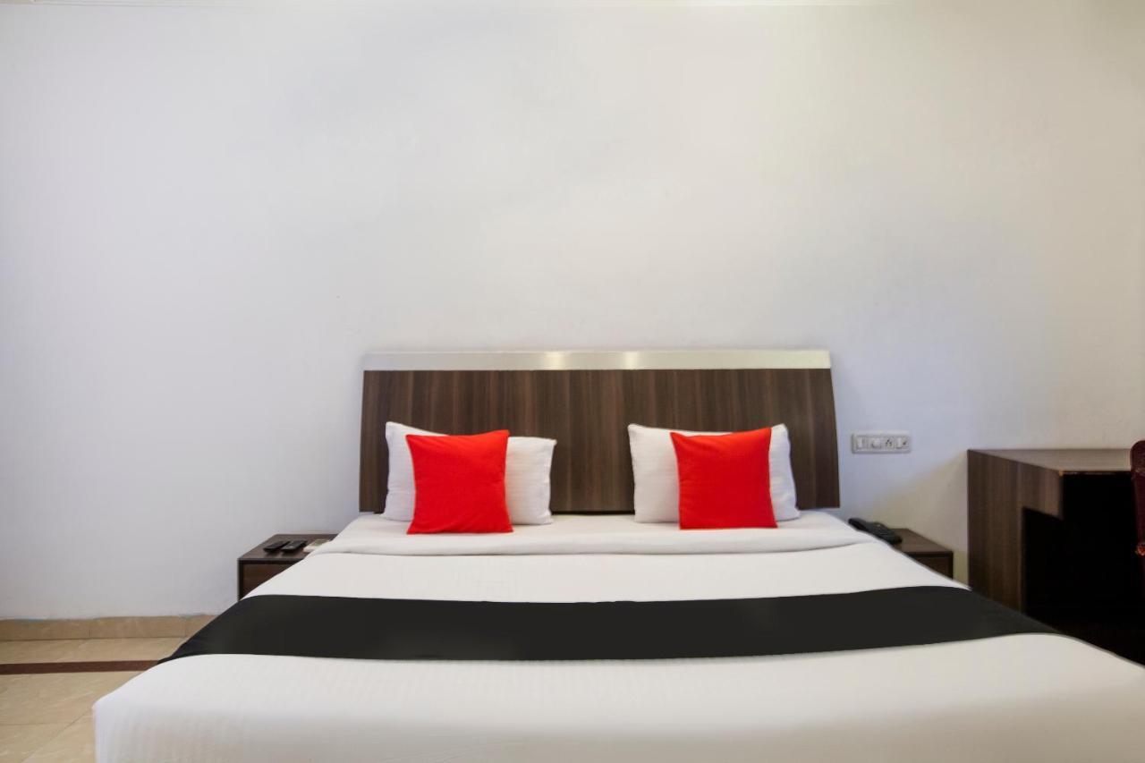 Capital O 69831 Hotel Mount Heera Chennai Extérieur photo